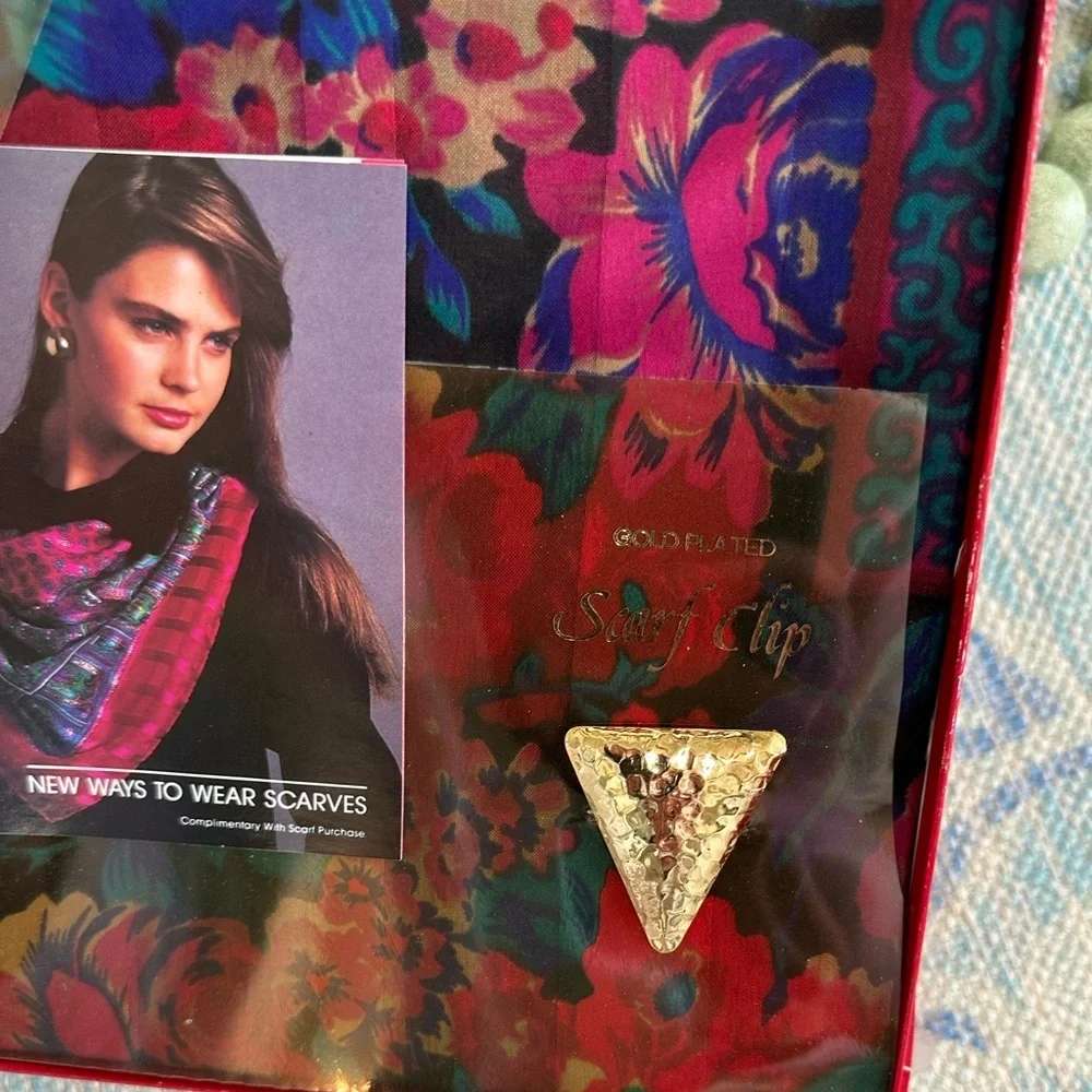 Vintage Berkshire Collection Women’s Floral Scarf w Gold Plated Scarf Clip Set